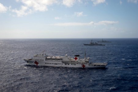 Forty Ships and Submarines Steam in Close Formation During RIMPAC 160728-N-SI773-0994