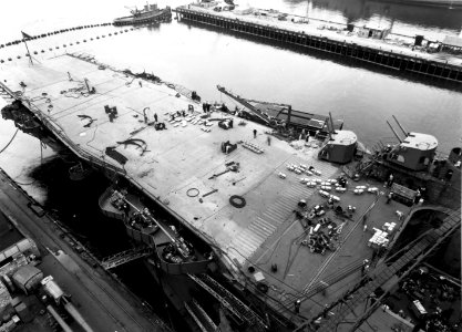 Forward flight deck of USS Saratoga (CV-3) on 14 May 1942