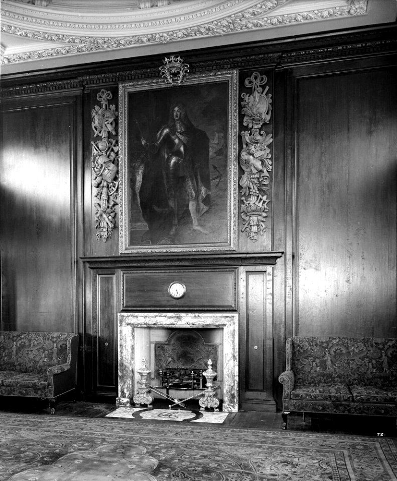Forward end of the First Class Smoking Room on the 'Aquitania' (1914) RMG G10857