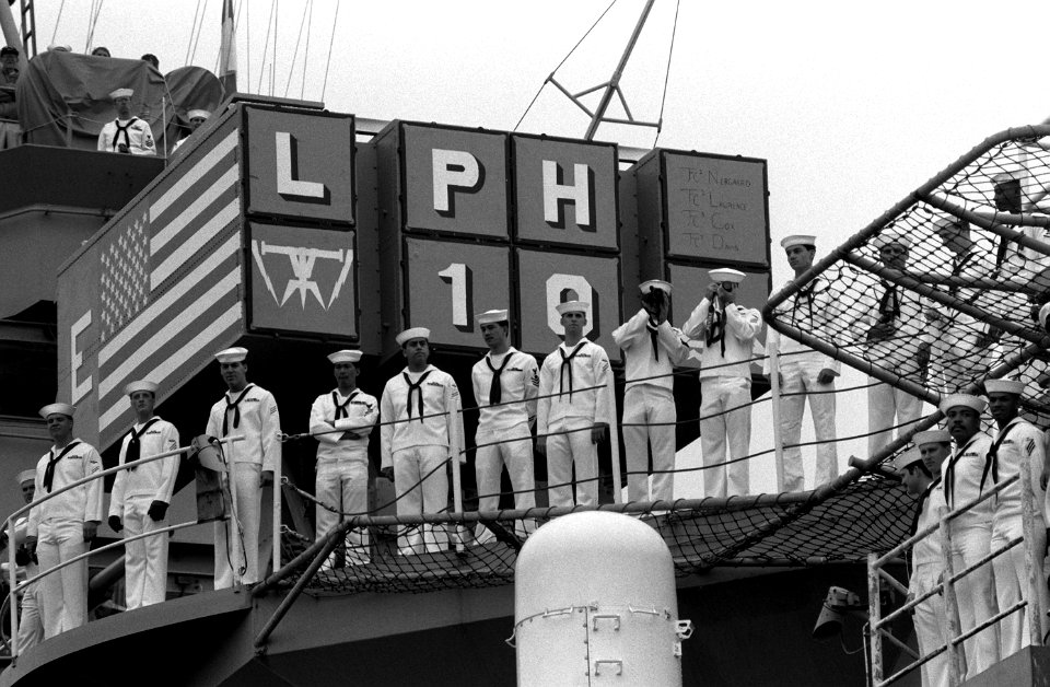 Forward Mk 25 Sea Sparrow launcher on USS Tripoli (LPH-10) in 1991