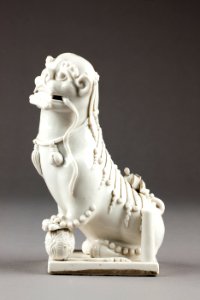 Fos hund gjord av porslin i Kina på 1600-talet - Hallwylska museet - 95548