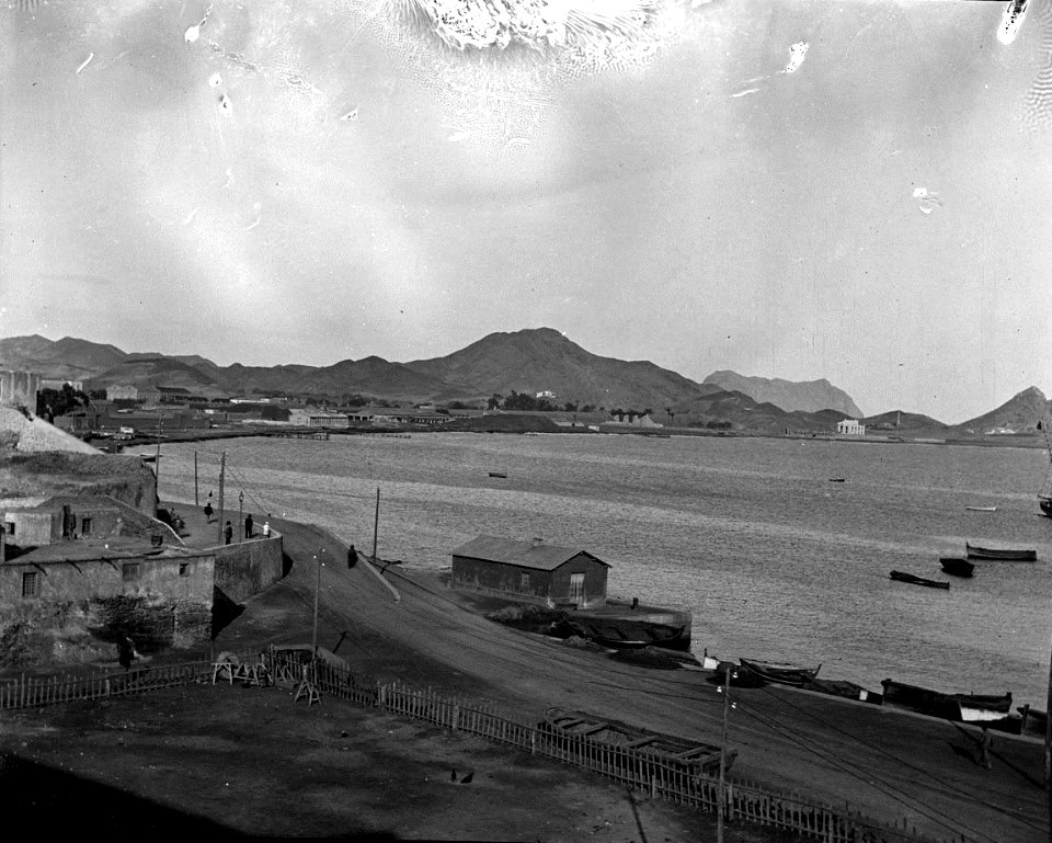 FOT NEG-018 051