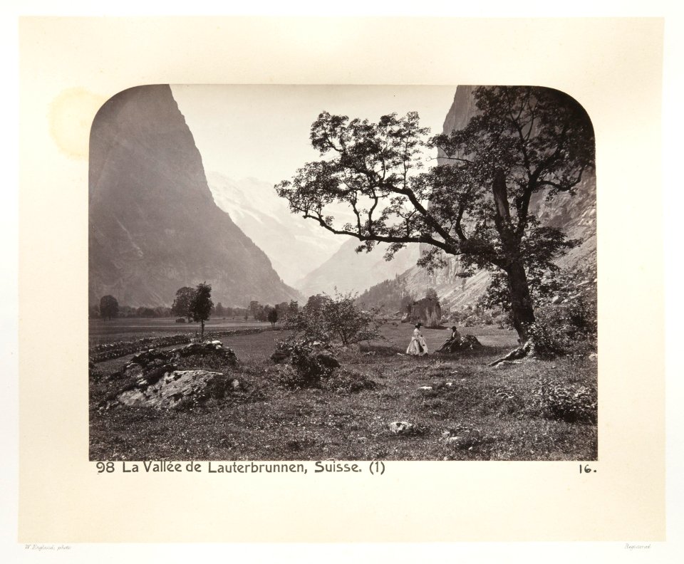 Fotografi av dal i Schweiz och kringliggande berg - Hallwylska museet - 103149