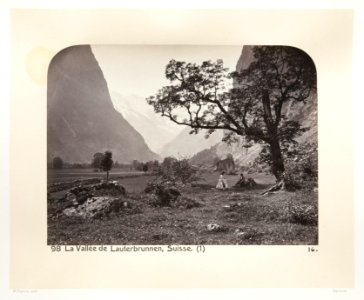 Fotografi av dal i Schweiz och kringliggande berg - Hallwylska museet - 103149 photo