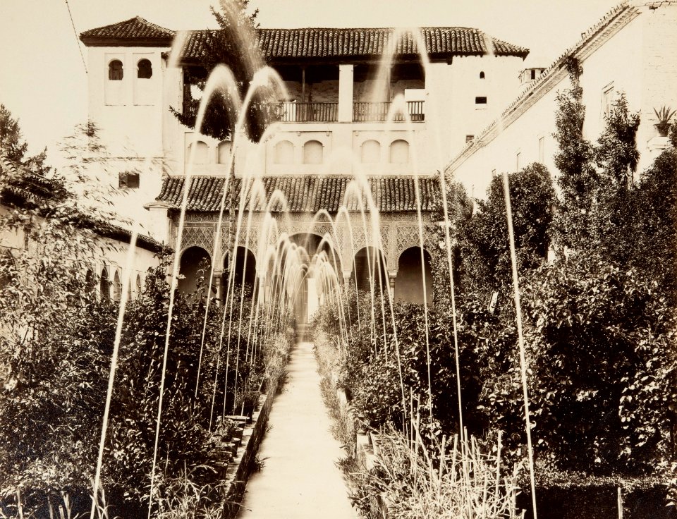 Fotografi av Granada. Generalife. Vista general del Patio de la Acequia - Hallwylska museet - 104828