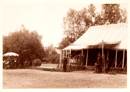 Fotografi av Ljusne. Serveringstältet vid villan. Vid Oscar IIs besök - Hallwylska museet - 106804