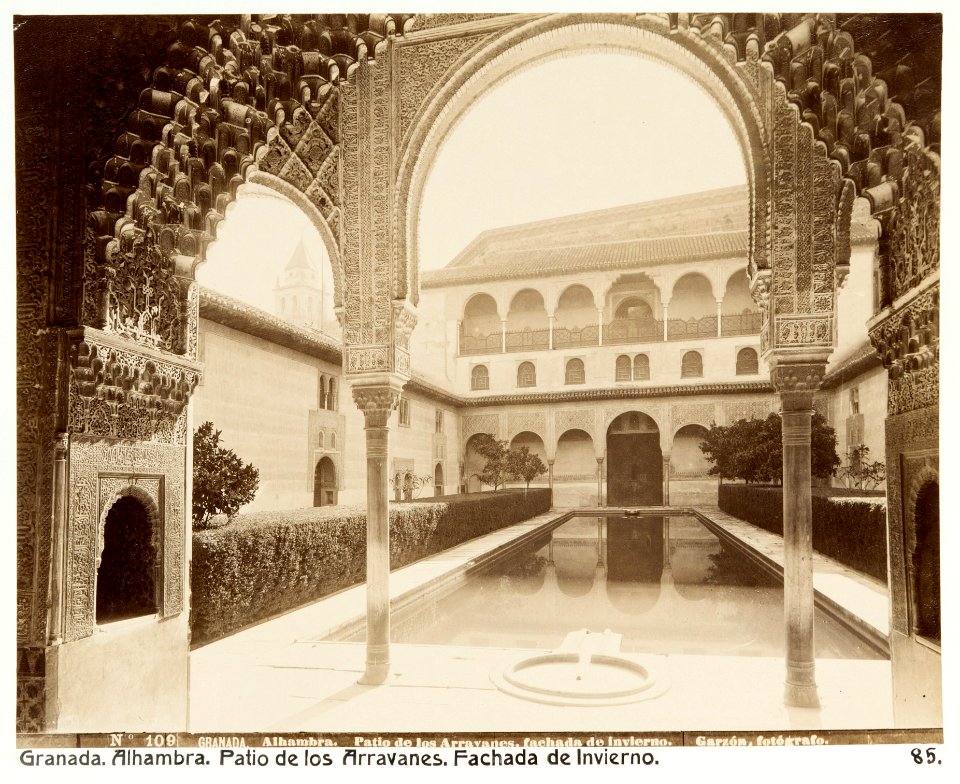 Fotografi av Granada. Alhambra, Patio de los Arrayanes, fachada de invierno - Hallwylska museet - 104831