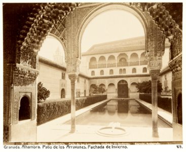 Fotografi av Granada. Alhambra, Patio de los Arrayanes, fachada de invierno - Hallwylska museet - 104831