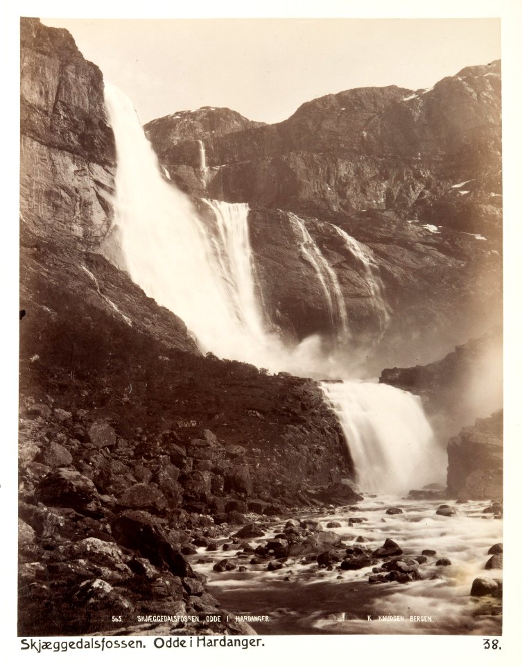Fotografi av Skjaeggedalsfossen. Odde i Hardanger, Norge - Hallwylska museet - 105724