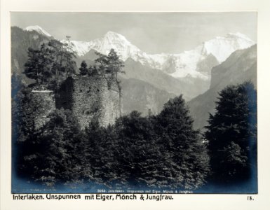 Fotografi av ruinen Unspunnen samt bergen Eiger, Mönch och Jungfrau - Hallwylska museet - 103146