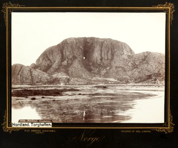 Fotografi av Torghatten, Nordland. Norge - Hallwylska museet - 105824 photo