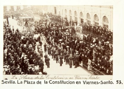 Fotografi av Sevilla. La Plaza de la Constitucion en Viernes-Santo - Hallwylska museet - 104800