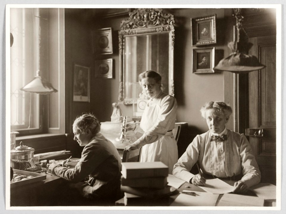 FOTOGRAFI Av Signe Jonson, Anna Lindholm och Signe Berglöv - Hallwylska museet - 89078