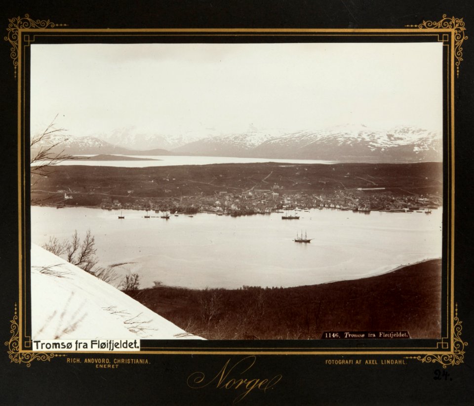 Fotografi av Tromsö från Flöifjeldet. Norge - Hallwylska museet - 105831