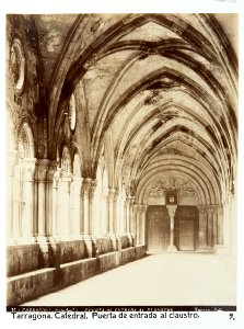 Fotografi av Tarragona. Catedral, puerta de entrada al claustro - Hallwylska museet - 104756
