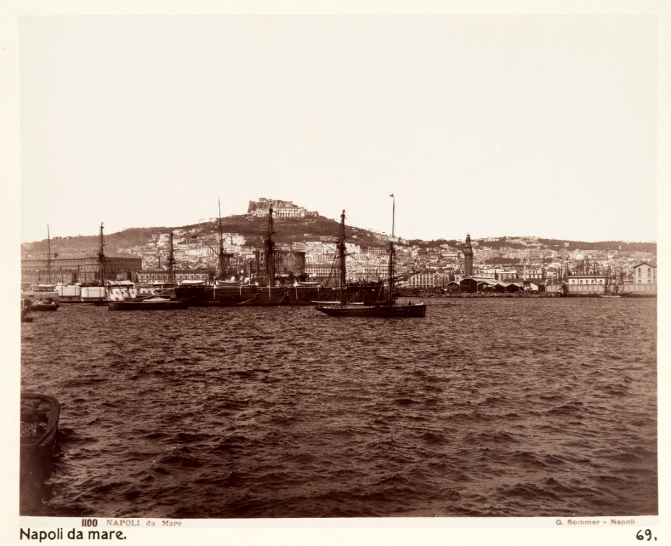 Fotografi från Neapel, Italien. Vy från havet - Hallwylska museet - 106829