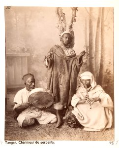 Fotografi från Tanger på ormtjusare, Marocko, 1800-tal - Hallwylska museet - 107258 photo