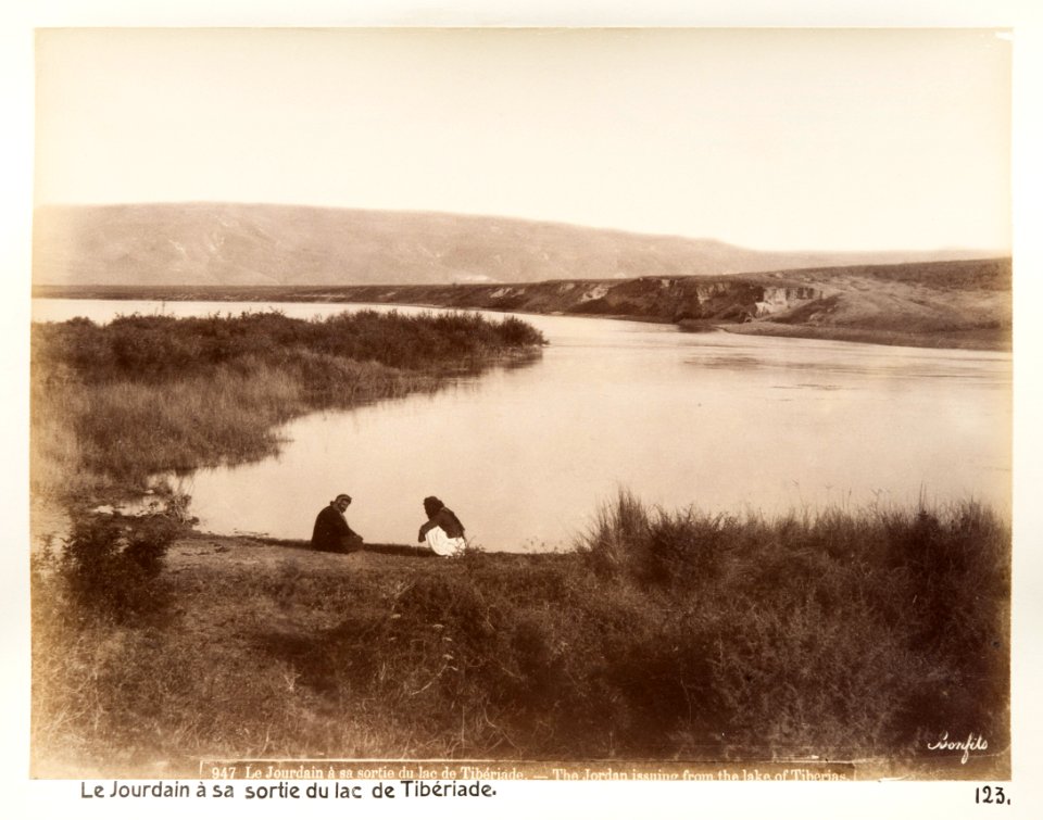 Fotografi på Jordanfloden vid utloppet från sjön Tiberias - Hallwylska museet - 104246