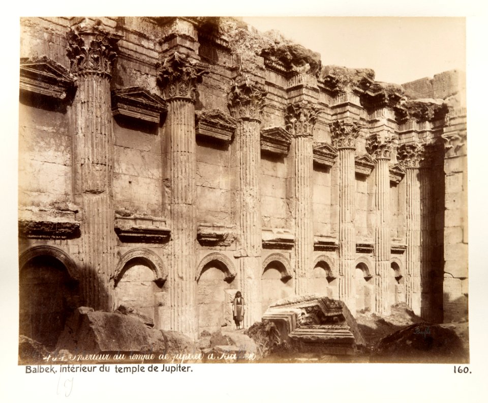 Fotografi på romerska tempelruiner i Balbek - Hallwylska museet - 104284