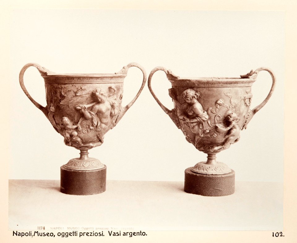 Fotografi på silvervaser från Neapels museum - Hallwylska museet - 104174