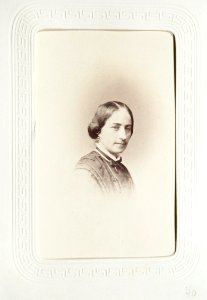 Fotografiporträtt på Amalia von Bülow, 1860-tal - Hallwylska museet - 107618 photo