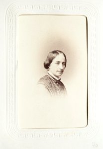 Fotografiporträtt på Amalia von Bülow, 1860-tal - Hallwylska museet - 107618