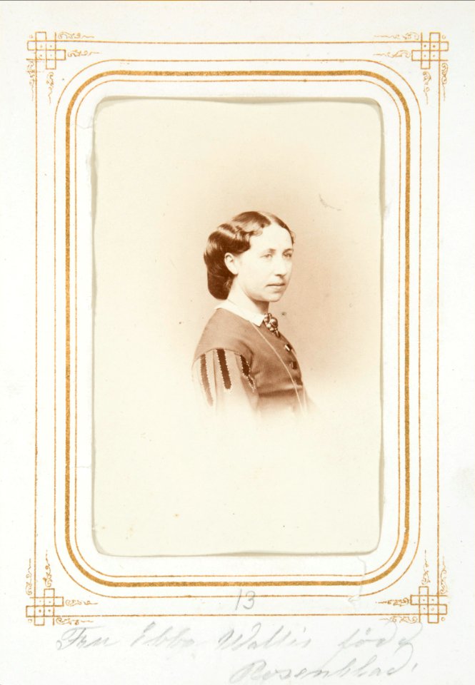 Fotografiporträtt på Ebba Wallis, f. Rosenblad - Hallwylska museet - 107805
