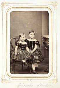 Fotografiporträtt på Gieseckes flickor - Hallwylska museet - 107834