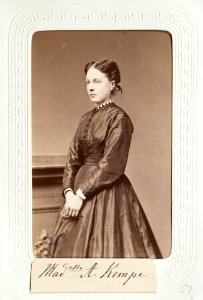 Fotografiporträtt på Anna Maria Kempe, 1860-tal - Hallwylska museet - 107629