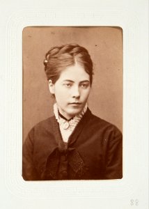 Fotografiporträtt på Augusta Asplund - Hallwylska museet - 107765