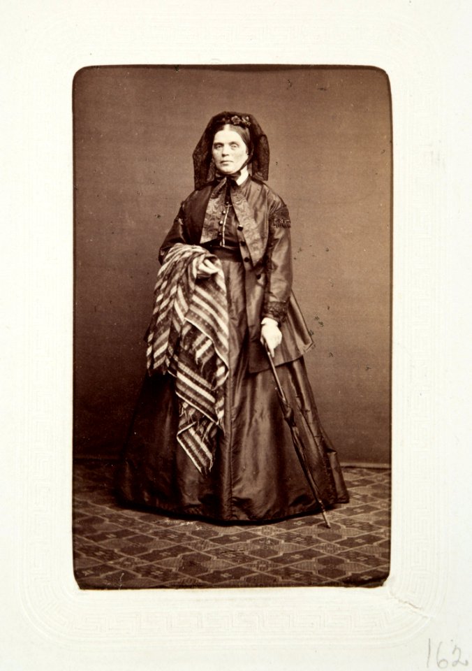 Fotografiporträtt på kvinna - Hallwylska museet - 107785