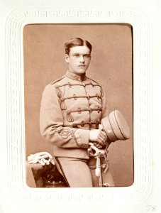 Fotografiporträtt på Carl von Hallwyl i uniform - Hallwylska museet - 107636 photo