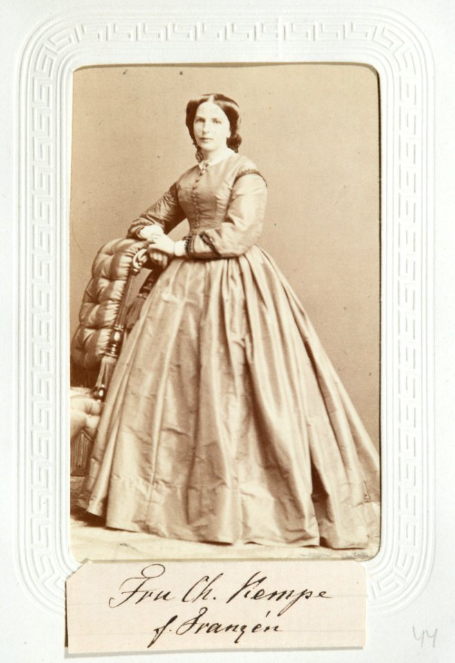Fotografiporträtt på Charlotta Kempe, 1800-talets mitt - Hallwylska museet - 107622