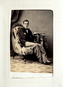 Fotografiporträtt på Ernst Wallis, 1860-tal - Hallwylska museet - 107598