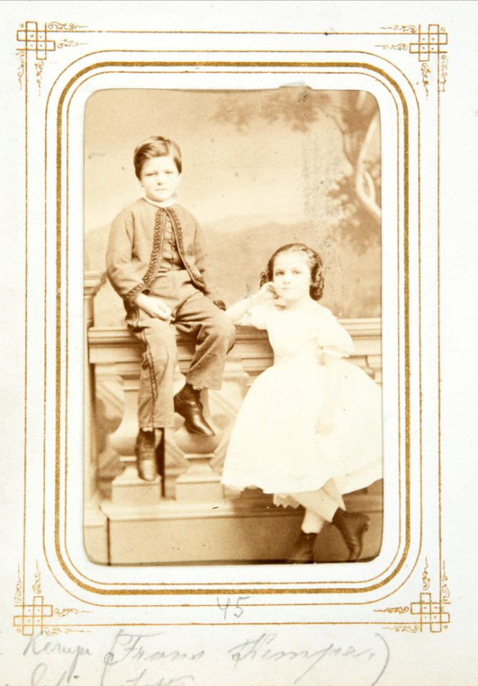 Fotografiporträtt på syskonen Seth och Bertha Kempe, 1860-tal - Hallwylska museet - 107837 photo