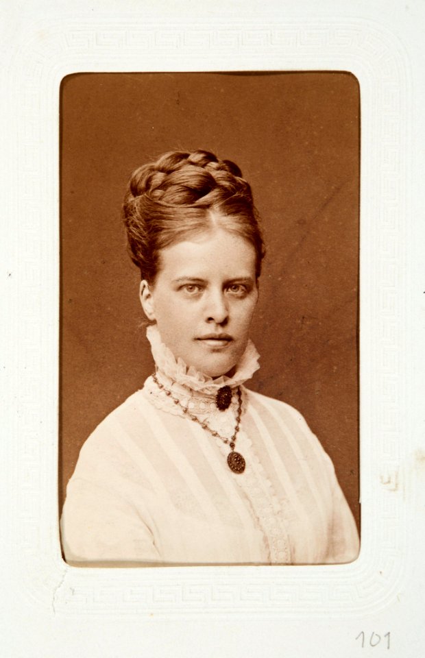 Fotografiporträtt på Augusta Bergman - Hallwylska museet - 107665