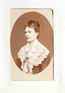 Fotografiporträtt på Gertrud de Benoit, 1800-talets andra hälft - Hallwylska museet - 107647 photo