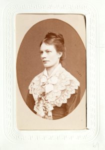 Fotografiporträtt på Gertrud de Benoit, 1800-talets andra hälft - Hallwylska museet - 107647