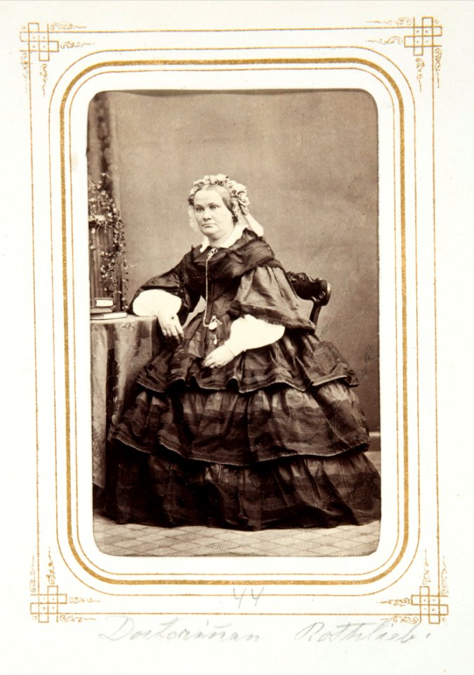 Fotografiporträtt på prästfru Charlotte Rohtlieb, f. Döhn - Hallwylska museet - 107836