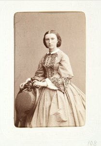 Fotografiporträtt på kvinna - Hallwylska museet - 107755