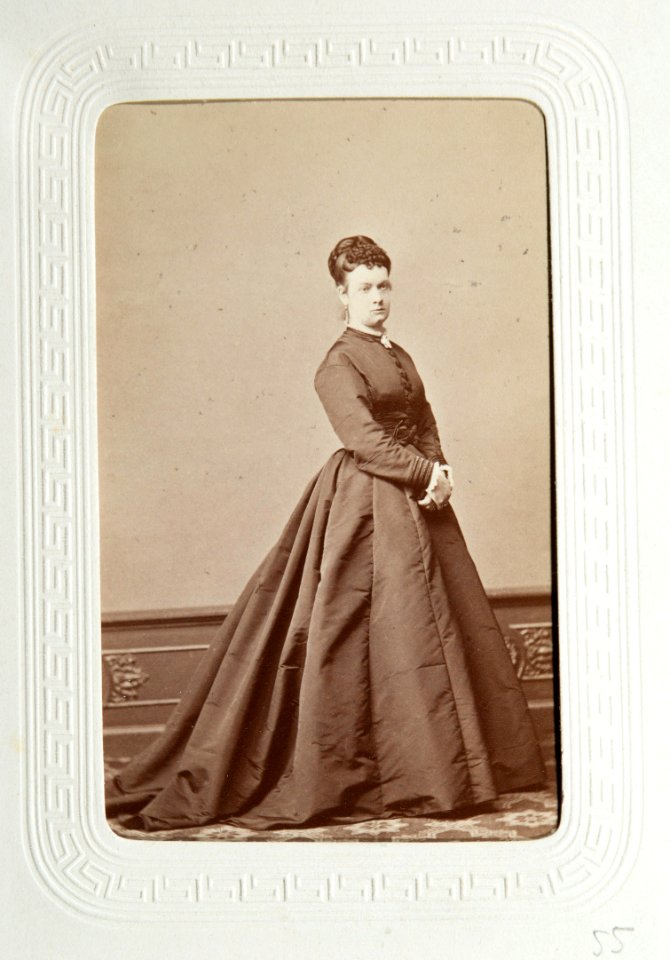 Fotografiporträtt på Ludwine von Hallwyl - Hallwylska museet - 107633