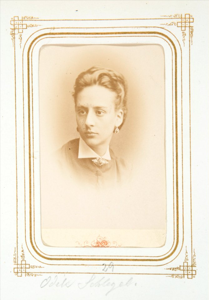 Fotografiporträtt på Odile Schlegel - Hallwylska museet - 107821