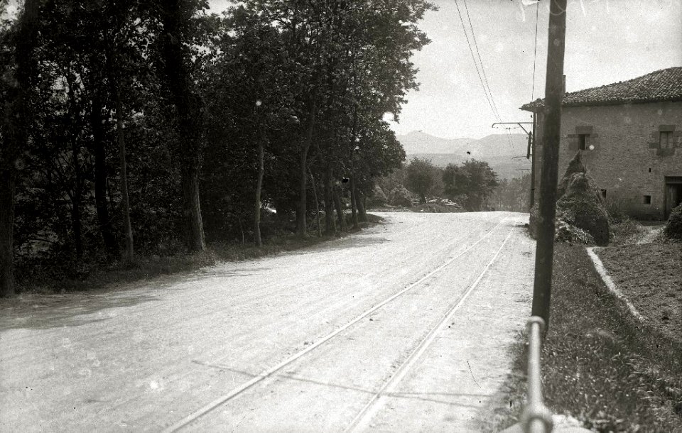Fotografías de las localidades por donde pasa el circuito automóvilistico de Lasarte (3 de 16) - Fondo Car-Kutxa Fototeka