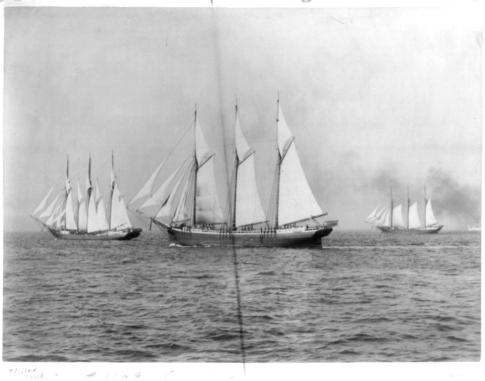 Four (three) schooners LCCN2003655618