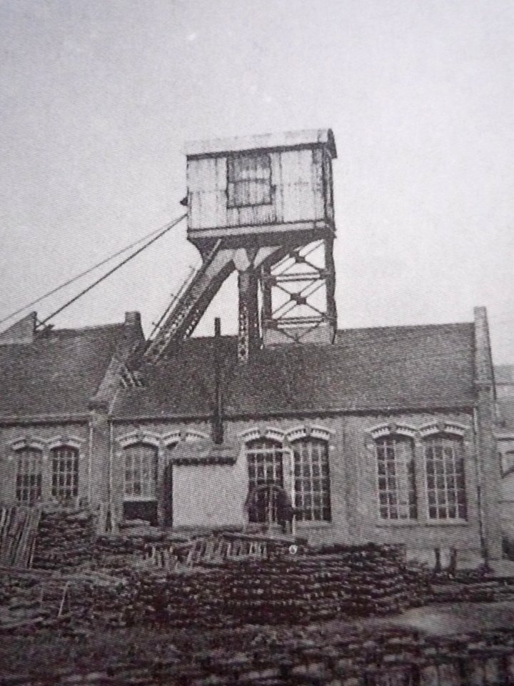 Fouquières-lès-Béthune - Fosse n° 11 des mines de Nœux (C)