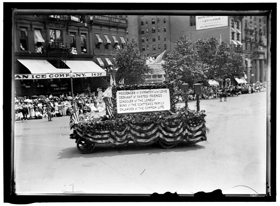 FOURTH OF JULY PARADE FLOAT- POST OFFICE LCCN2016864448