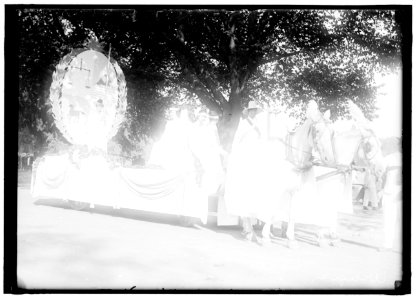 FOURTH OF JULY PARADES. FLOAT- URAGUAY LCCN2016870142