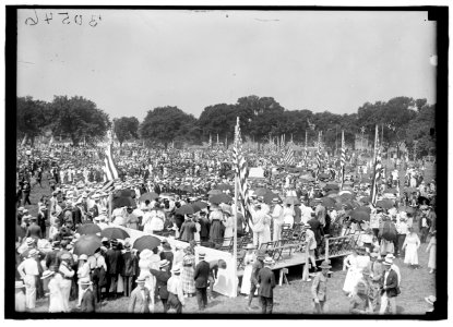 FOURTH OF JULY. GENERAL VIEW OF CROWD ON ELLIPSE FOR EXERCISES LCCN2016870159