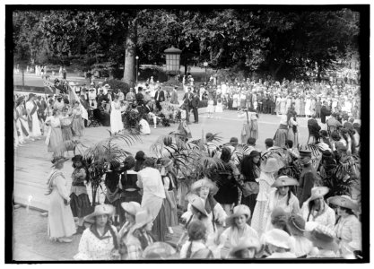 FOURTH OF JULY. SPANISH DANCERS LCCN2016869367