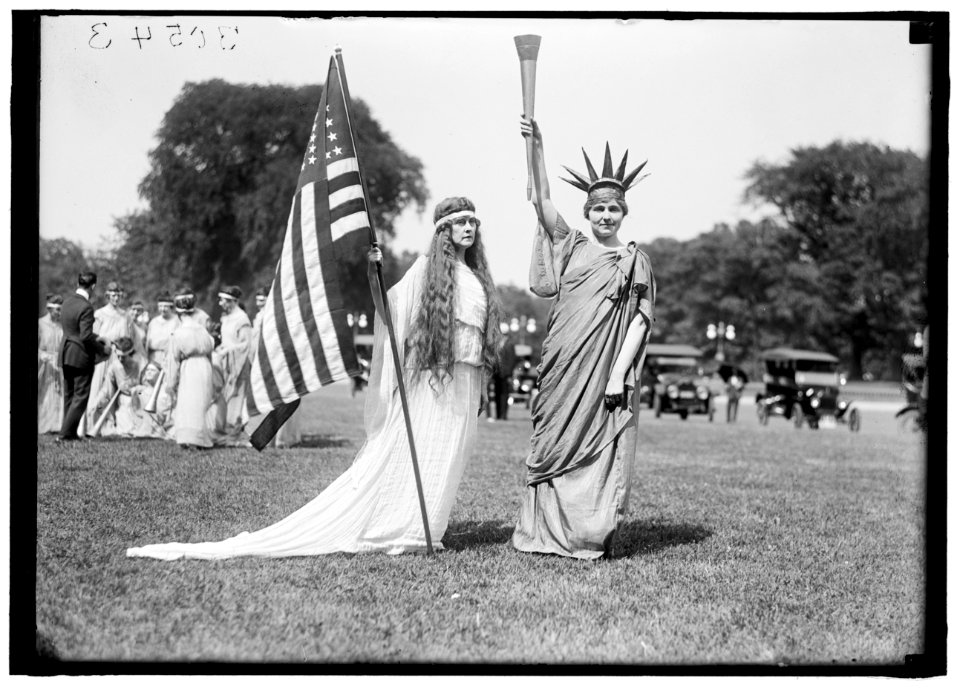 FOURTH OF JULY. TABLEAU ON ELLIPSE- 'LIBERTY,' 'COLUMBIA,' AND DANCERS LCCN2016870156